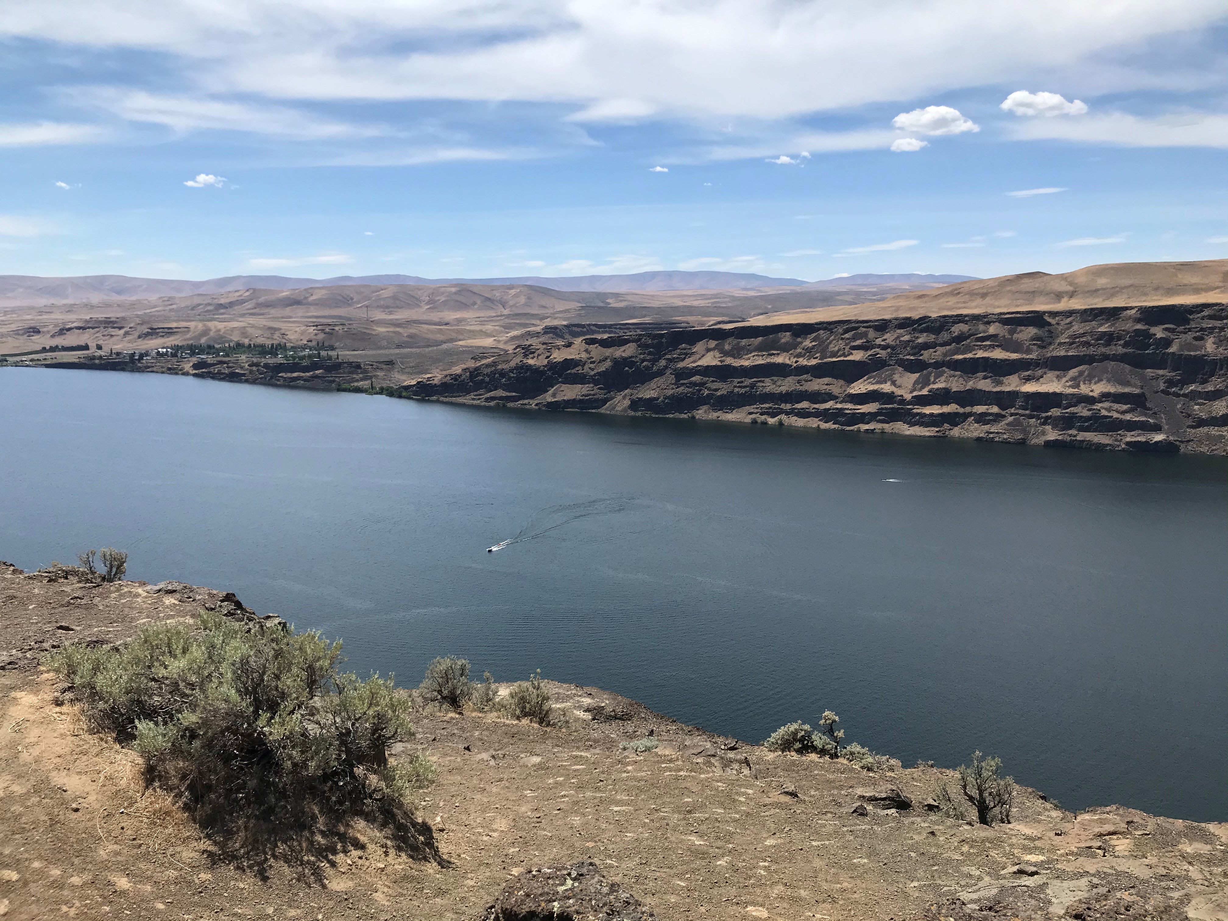 Columbia River view with houses along shore